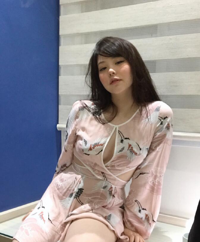 巴西女辅助Mayumi生活照写真，Mayumi微博福利生活照图片